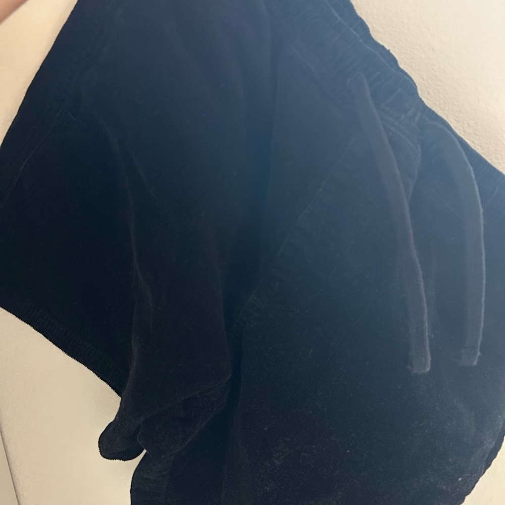 Black corduroy shorts with drawstring from Katin. Size small.